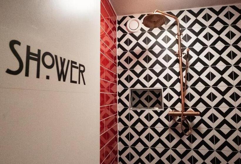 غرفة قياسية حمام مشترك, Internationaal