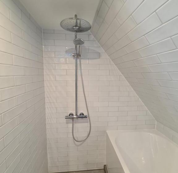 غرفة ديلوكس, Internationaal