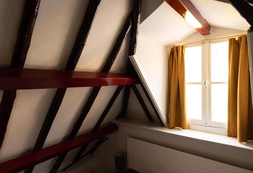 غرفة ديلوكس, Internationaal