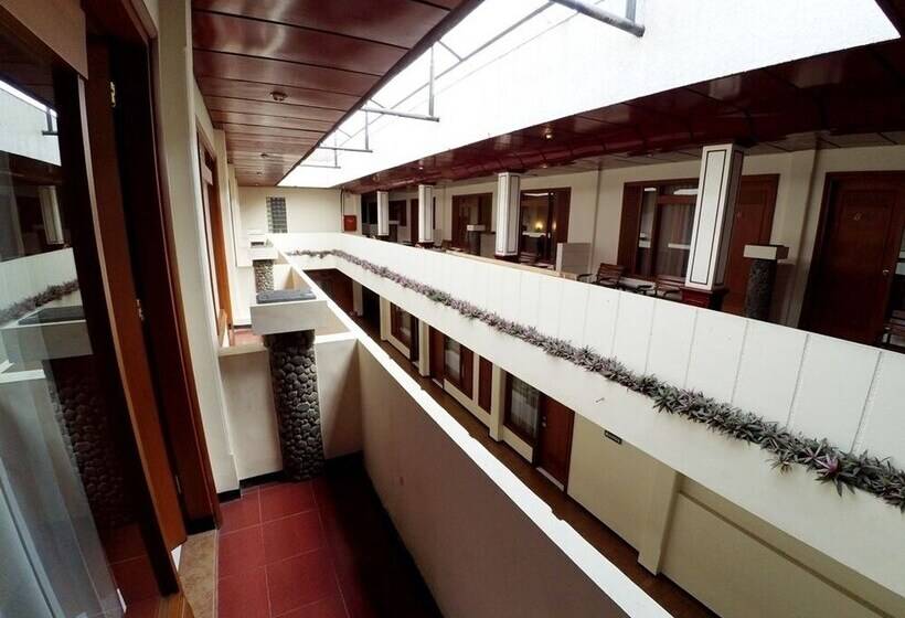 חדר סופריור, Purnama