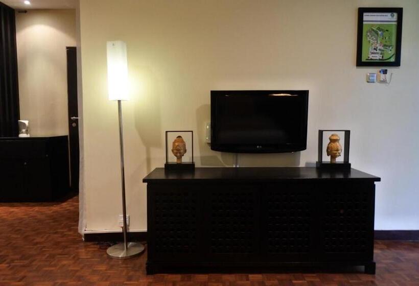 디럭스 룸, Puteri Gunung