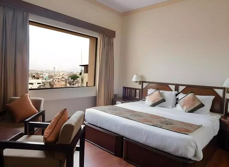 デラックスルーム, Rajdarshan   A Lake View Hotel In Udaipur