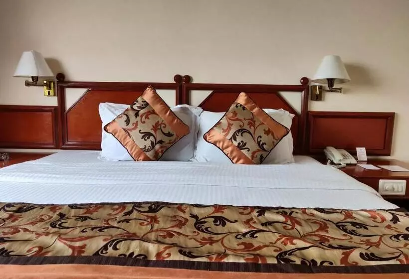 キングサイズベッドのスタンダードルーム, Rajdarshan   A Lake View Hotel In Udaipur