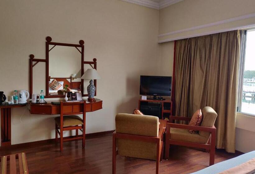 اتاق استاندارد با تخت بزرگ, Rajdarshan   A Lake View Hotel In Udaipur