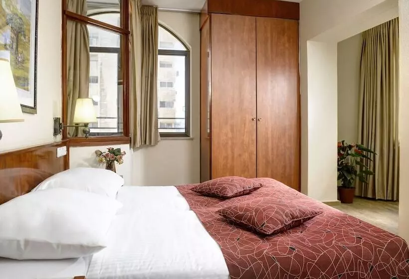2 Bedroom Apartment
