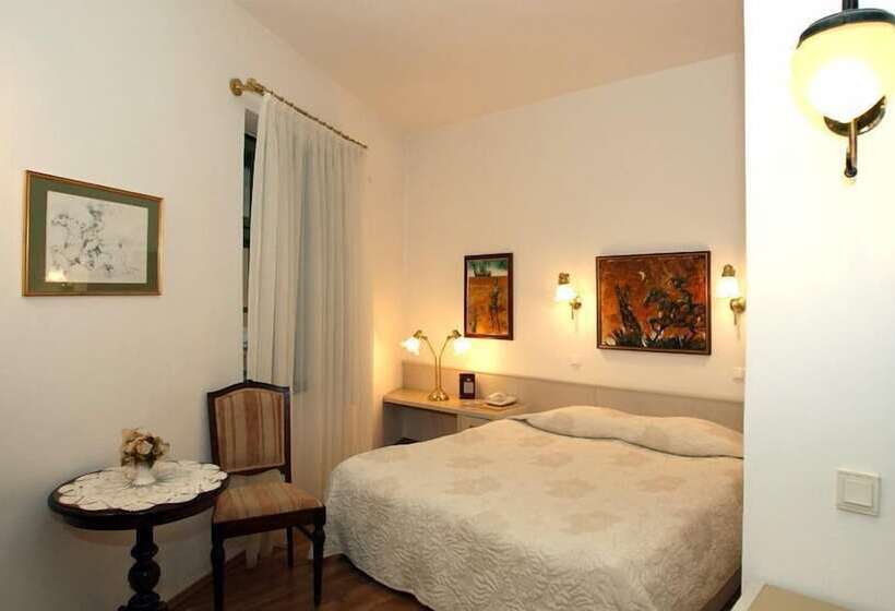 标准间, Senator Ház