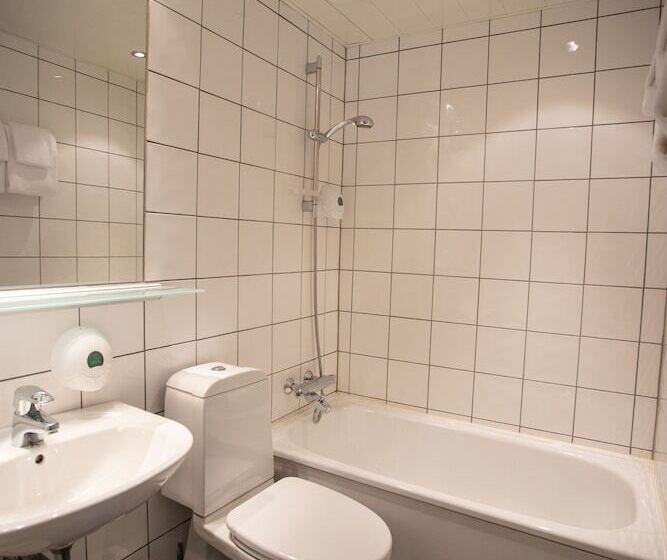 اتاق استاندارد, Stryn