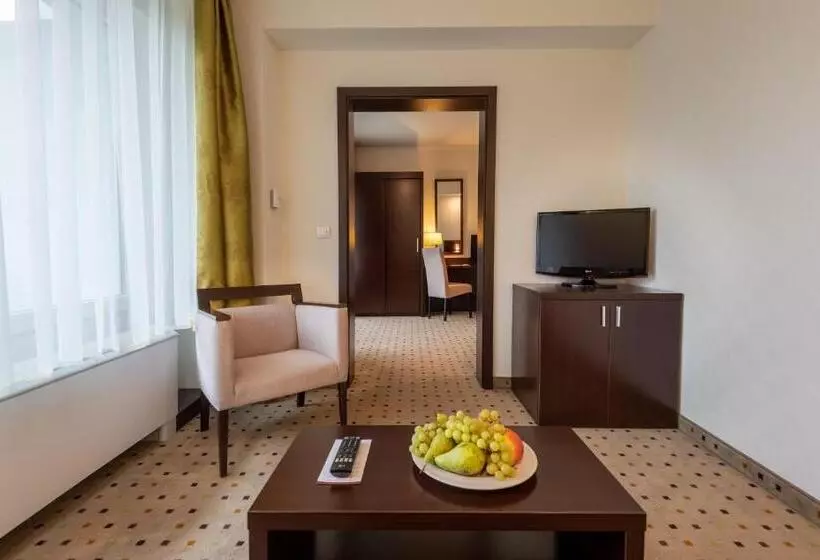 سوییت جونیور, Hunguest Hotel Gyula