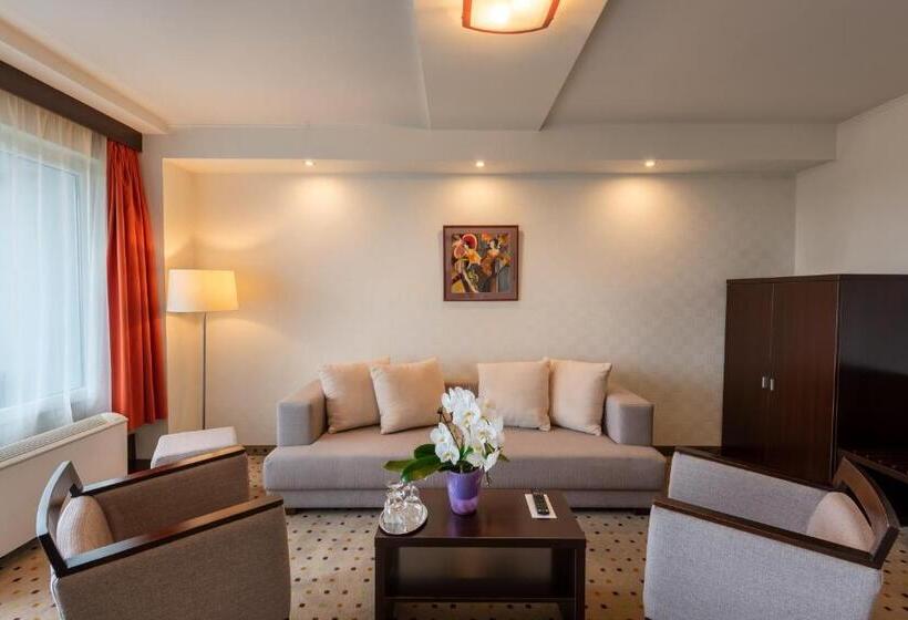 סוויטה דלוקס, Hunguest Hotel Gyula