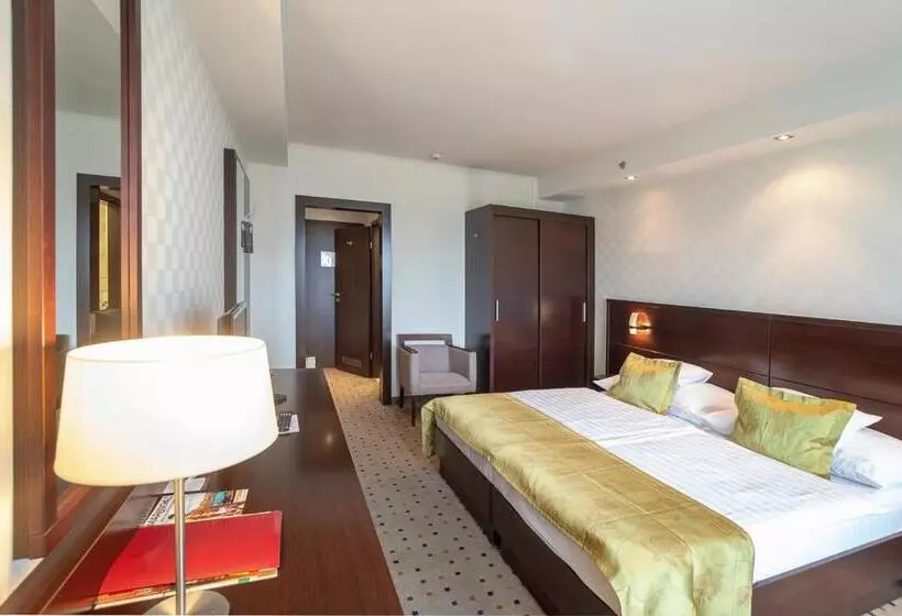 اتاق خانوادگی, Hunguest Hotel Gyula