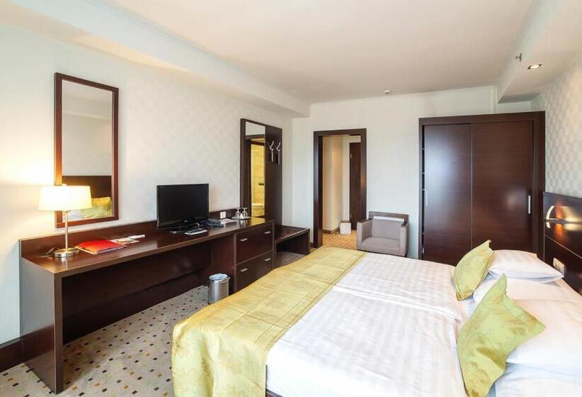 חדר משפחתי, Hunguest Hotel Gyula