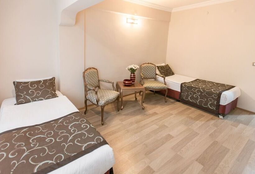 غرفة قياسية ثلاثية, Bolu Termal Otel