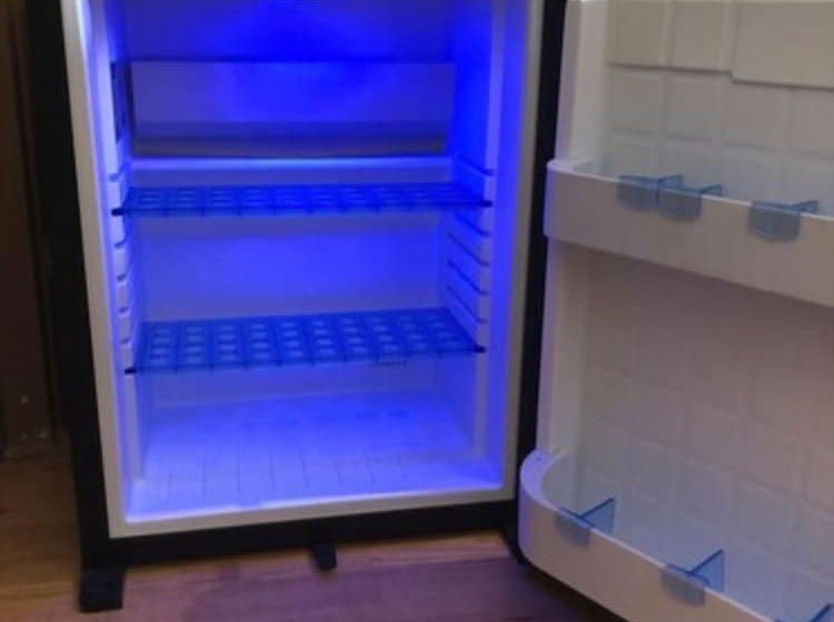 اتاق استاندارد سه نفره, Holzer Ii