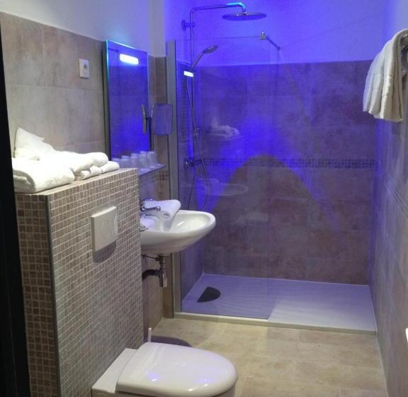 اتاق خانوادگی, Holzer Ii