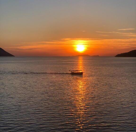 חדר סטנדרט לשלושה, Kekova