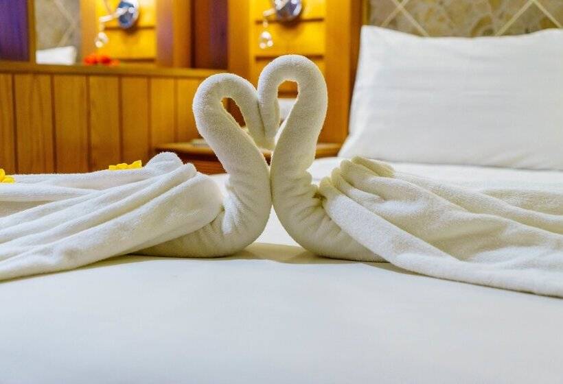 Семейный Номер, Siri