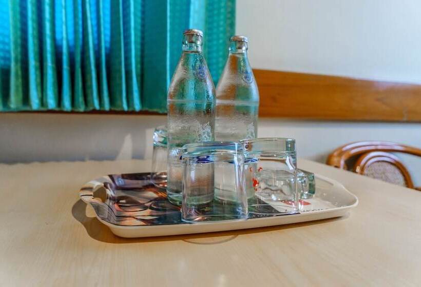 Семейный Номер, Siri