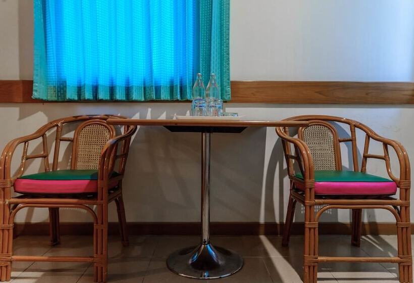 Семейный Номер, Siri