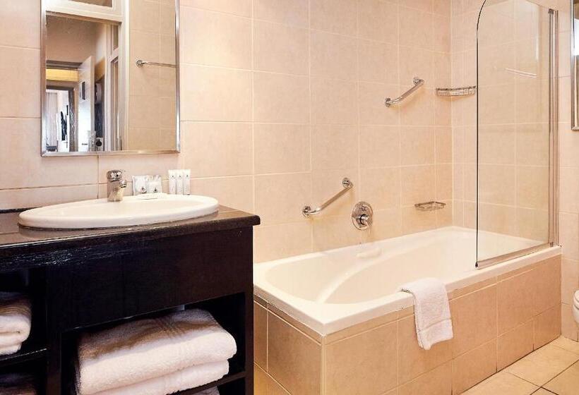 إستوديو قياسى, First Group Riviera Suites