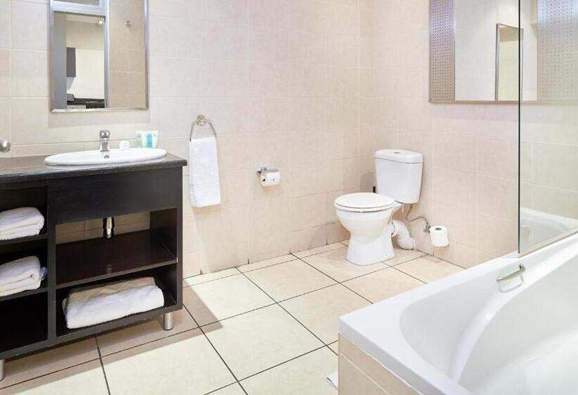 شقة غرفة واحدة, First Group Riviera Suites