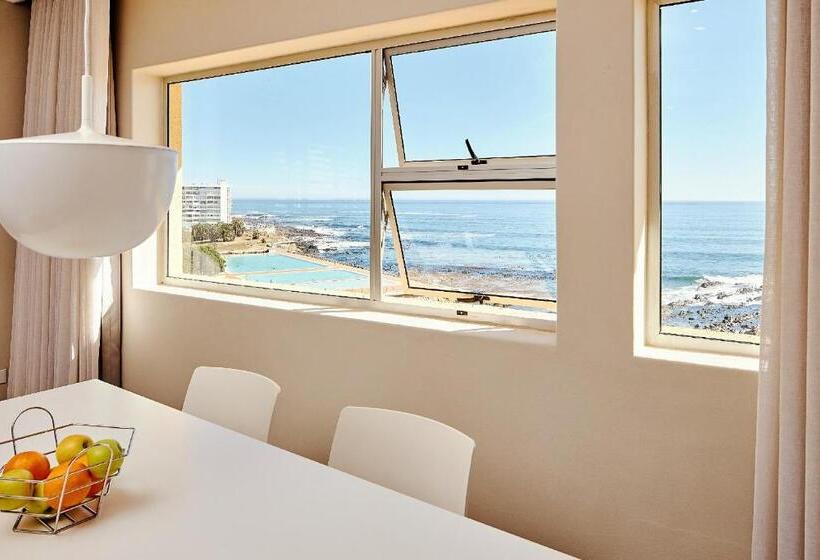 شقة سوبيريور من غرفتي نوم مطلة على البحر, First Group Riviera Suites