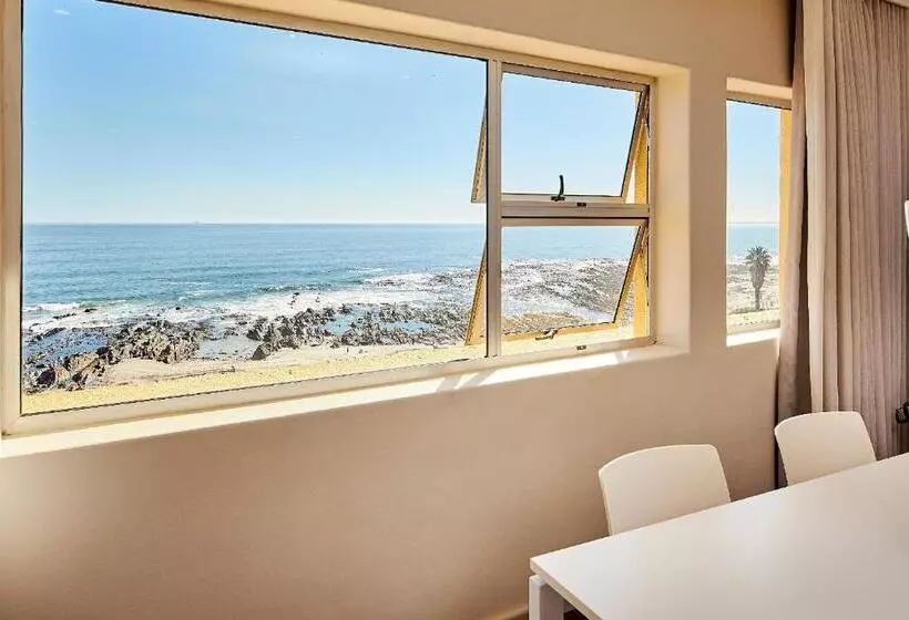 Superior 2-bedroom flat with sea view, First Group Riviera Suites