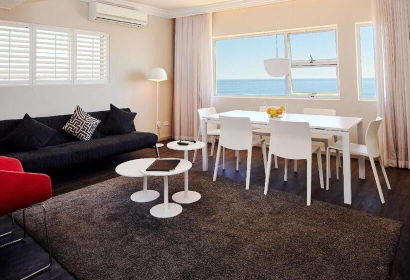 آپارتمان ممتاز دوخوابه رو به دریا, First Group Riviera Suites