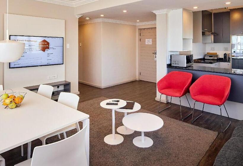 شقة سوبيريور من غرفتي نوم مطلة على البحر, First Group Riviera Suites