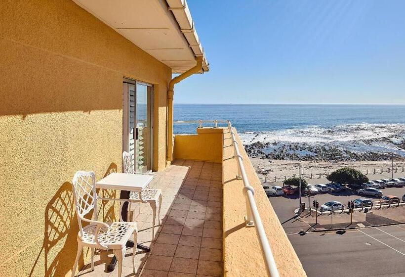 آپارتمان ممتاز دوخوابه رو به دریا, First Group Riviera Suites