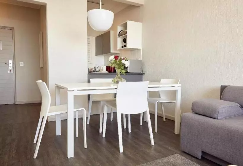 海の見える１ベッドルームアパートメント, First Group Riviera Suites