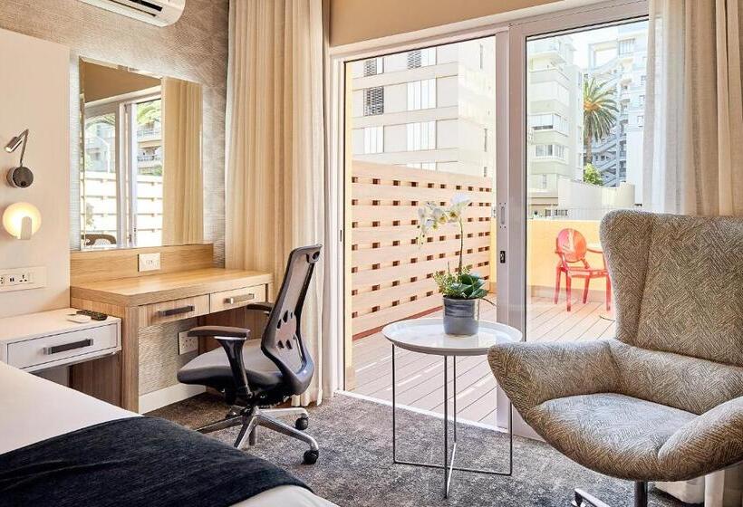 غرفة قياسية مزوَّدة بتراس, First Group Riviera Suites