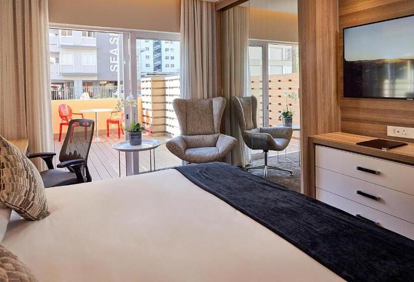 غرفة قياسية مزوَّدة بتراس, First Group Riviera Suites