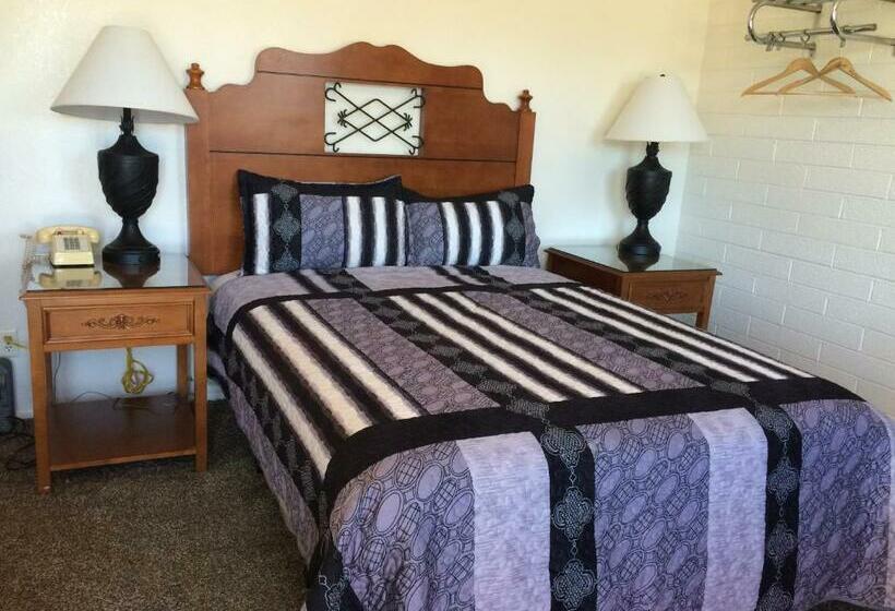 스탠다드 룸, The Golden Spur