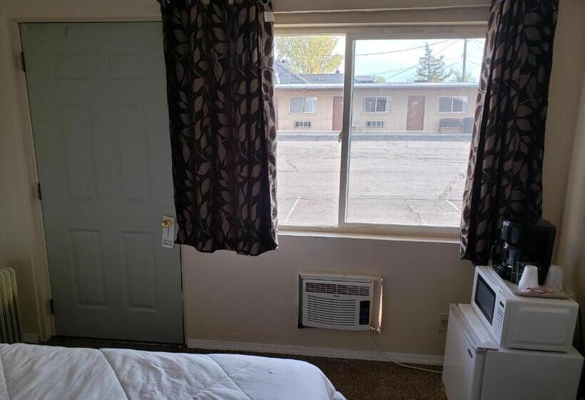 스탠다드 룸, The Golden Spur