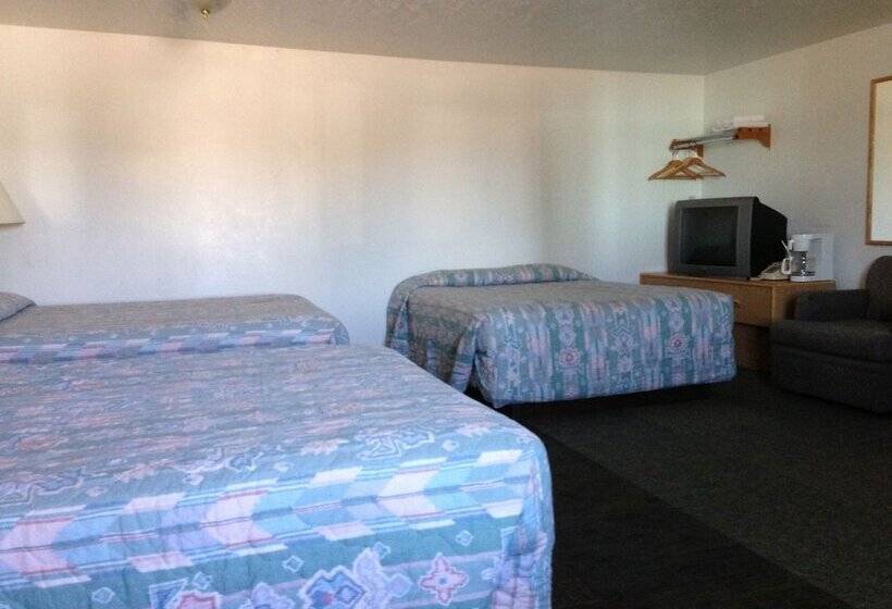 패밀리 룸, The Golden Spur