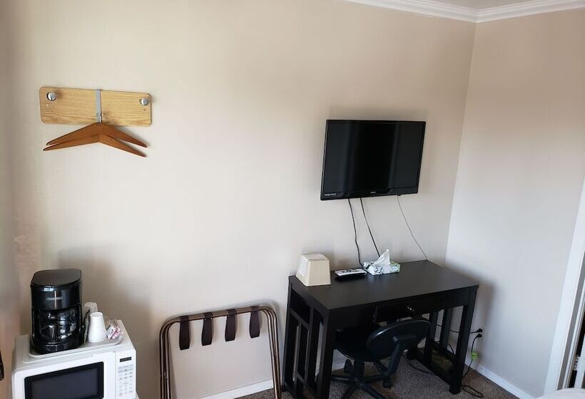 스탠다드 룸, The Golden Spur