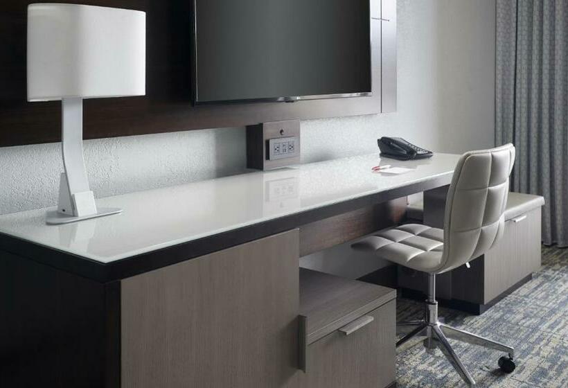 غرفة قياسية سرير كينج, Atlanta Evergreen Lakeside Resort