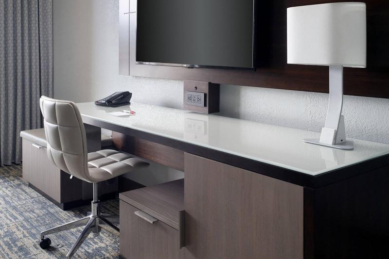 غرفة قياسية سرير كينج, Atlanta Evergreen Lakeside Resort