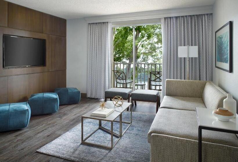 Люкс Deluxe Кровать Кинг, Atlanta Evergreen Lakeside Resort