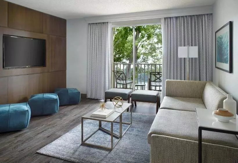 キングサイズベッドのデラックススイート, Atlanta Evergreen Lakeside Resort