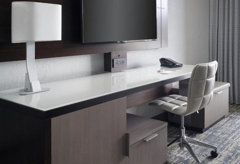 غرفة قياسية رباعية, Atlanta Evergreen Lakeside Resort