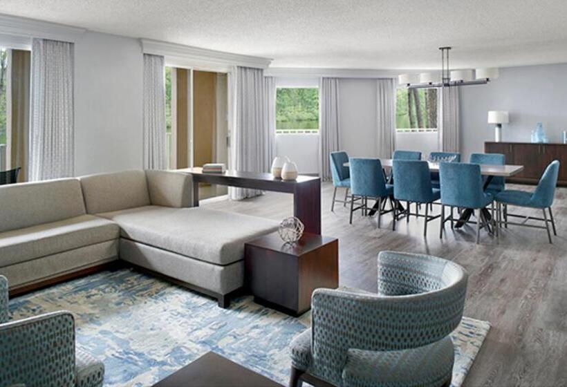 جناح سوبيريور, Atlanta Evergreen Lakeside Resort