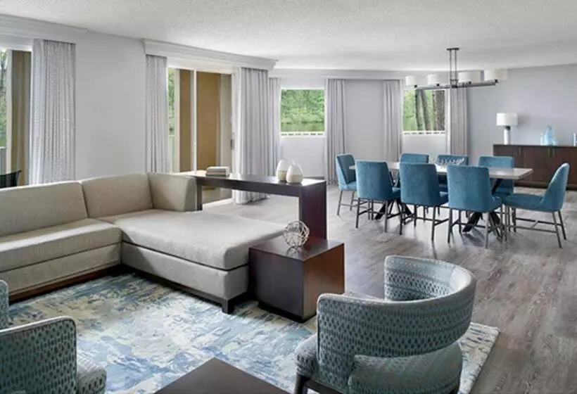 スーペリアースイート, Atlanta Evergreen Lakeside Resort