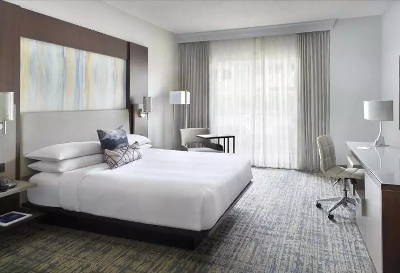 身障者適用キングサイズベッドルーム, Atlanta Evergreen Lakeside Resort