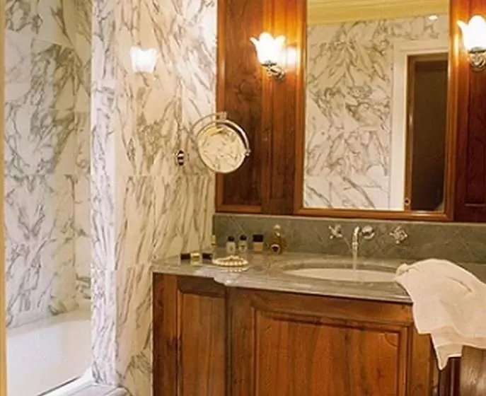 Chambre Standard, Chambiges Elysees