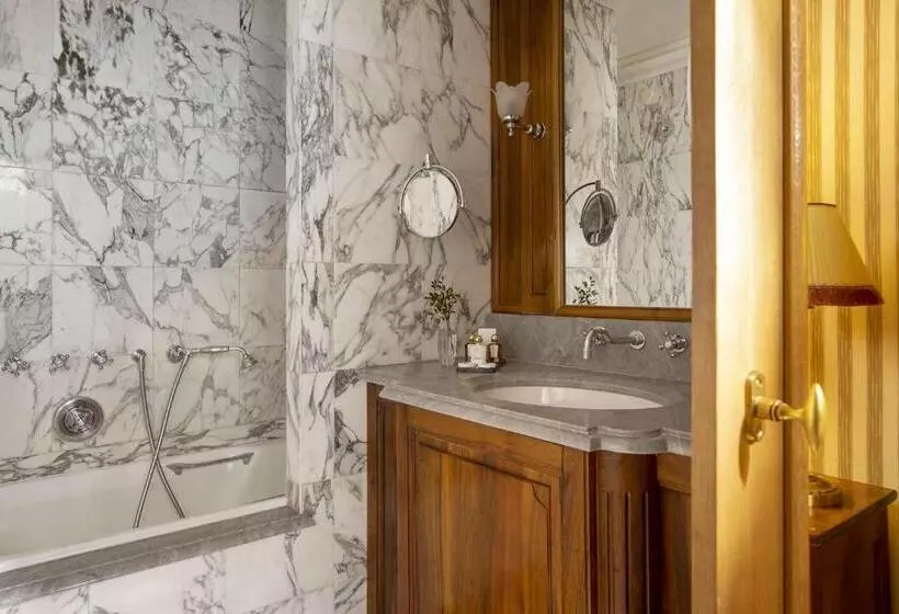 Chambre Deluxe, Chambiges Elysees