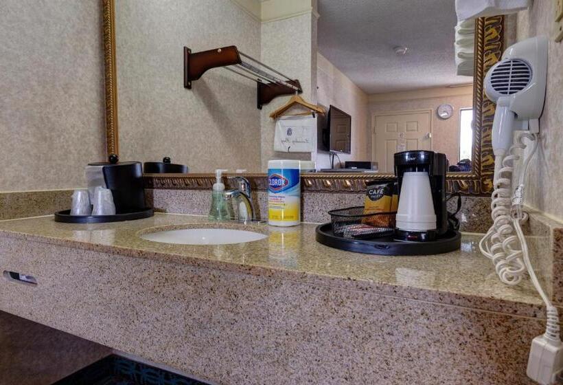 חדר סטנדרט שתי מיטות זוגיות, Deluxe Inn   Fayetteville I 95