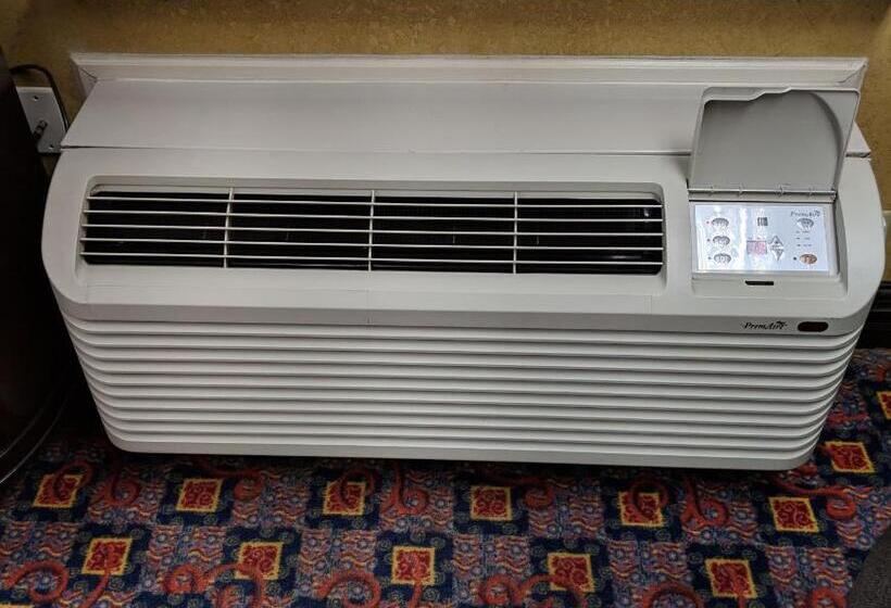 חדר סטנדרט עם מיטת קינג, Deluxe Inn   Fayetteville I 95