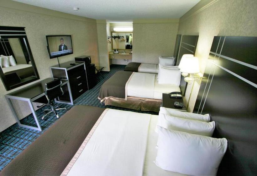 Семейный Номер, Deluxe Inn   Fayetteville I 95