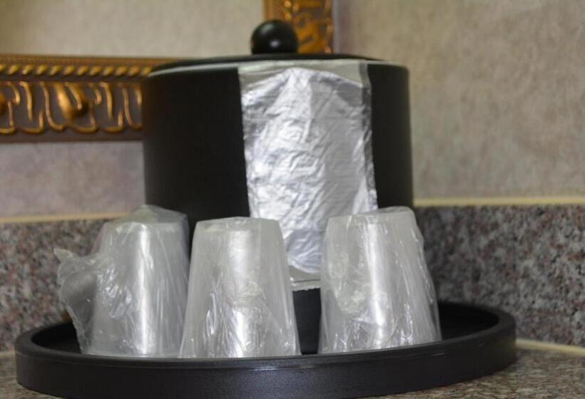 חדר סטנדרט שתי מיטות זוגיות, Deluxe Inn   Fayetteville I 95